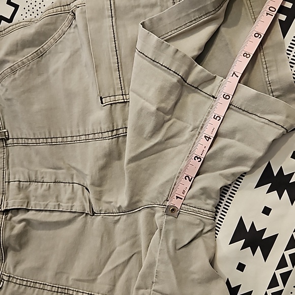 Anthropologie Shorts - Picture 7 of 8